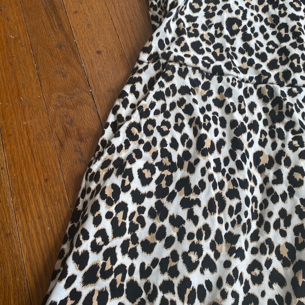 Old Navy sleeveless leopard print shift dress.